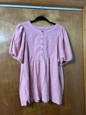 Women's Salmon Button-Front Puff Sleeve Top